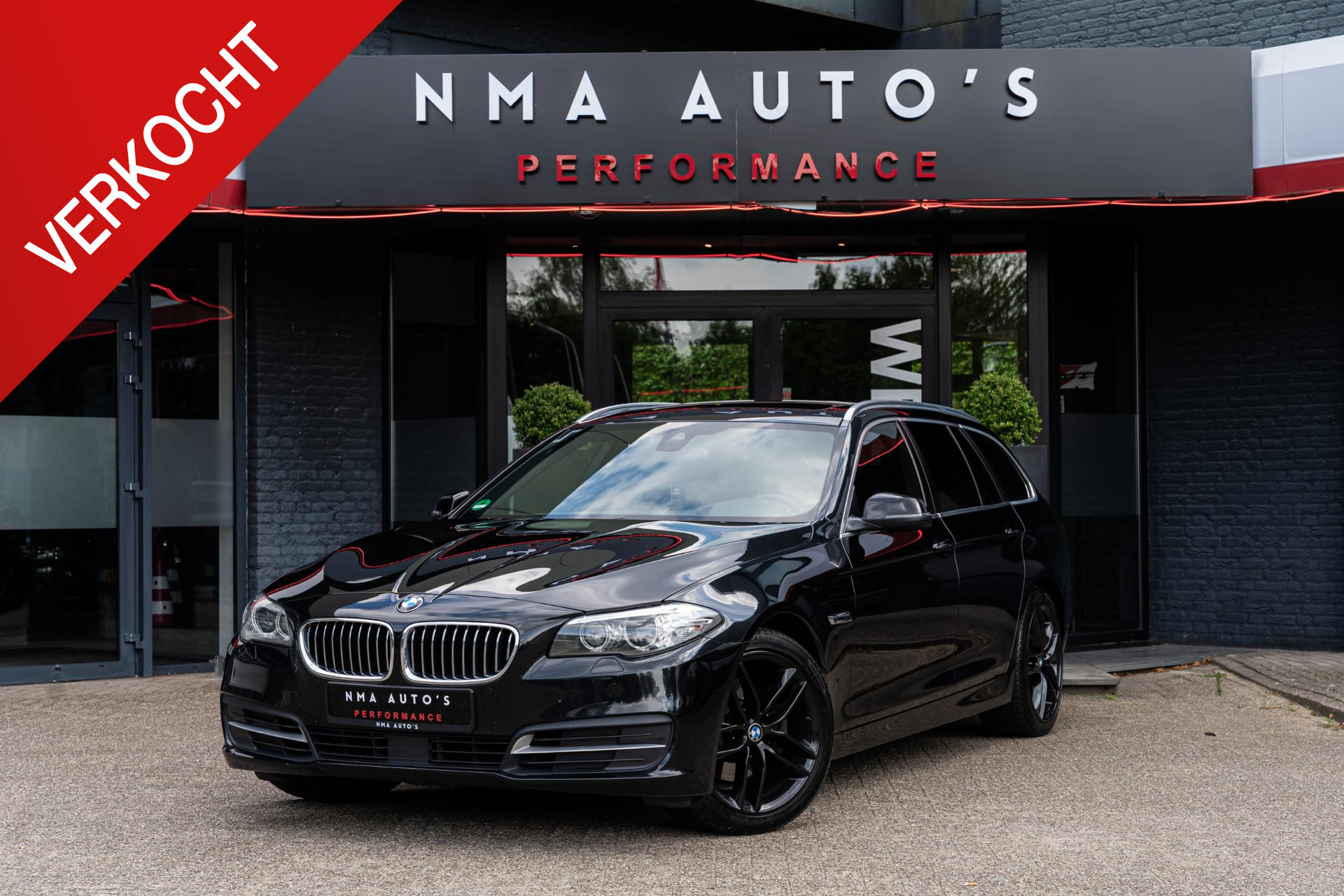 BMW 5 Serie Touring 520d High Executive 45688736-0.jpg | NMA Auto's