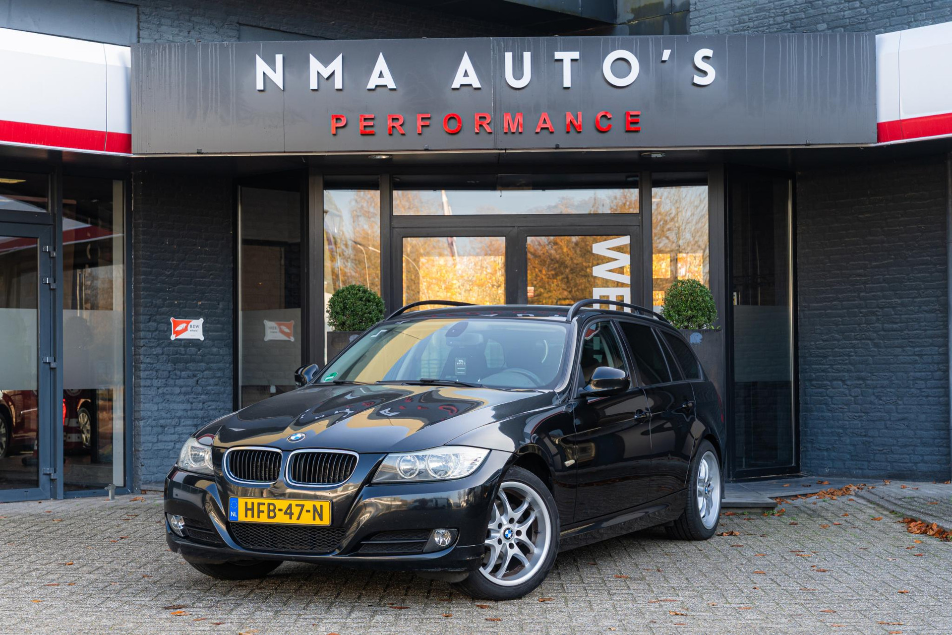 BMW 3 Serie Touring 318i 46159905-0.jpg | NMA Auto's
