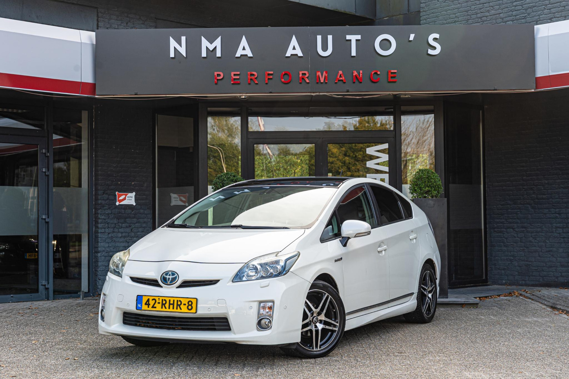 Toyota Prius 1.8 Executive Business 47926043-0.jpg | NMA Auto's