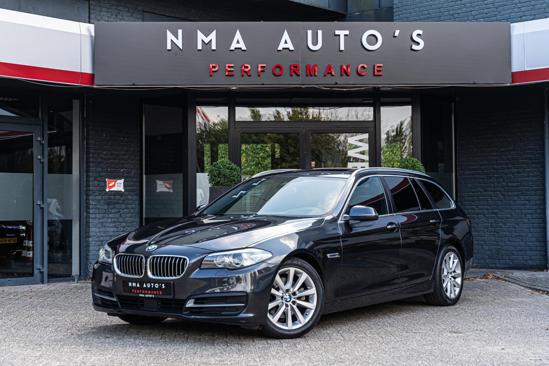 BMW 5 Serie Touring 520d High Executive 48038247-0.jpg | NMA Auto's
