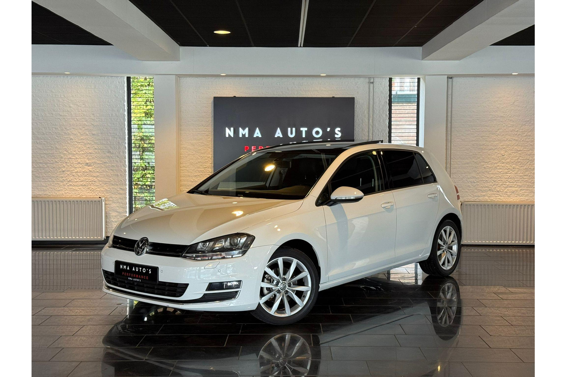 Volkswagen Golf 1.4 TSI Connected Series 48660862-0.jpg | NMA Auto's