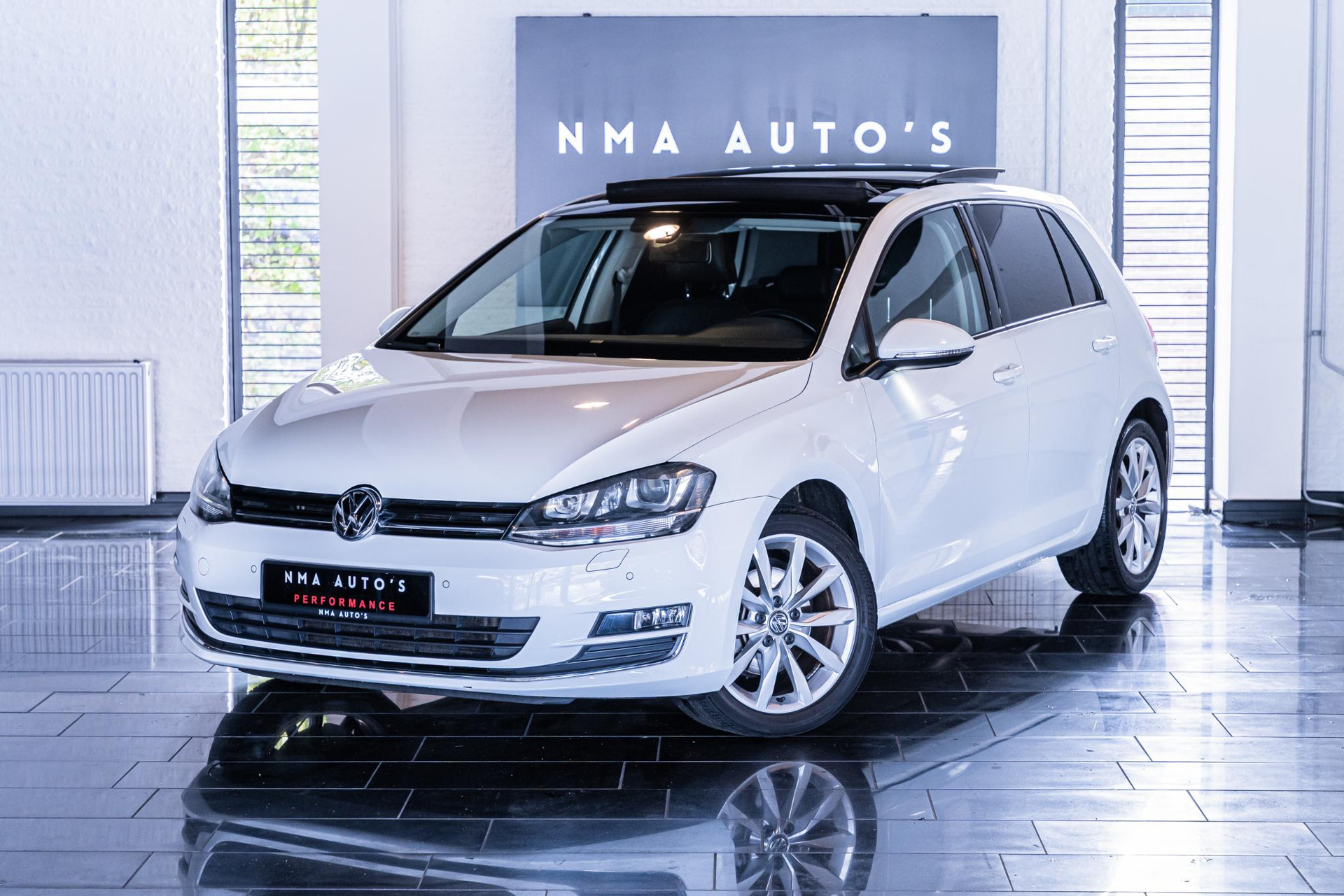 Volkswagen Golf 1.4 TSI Connected Series 48660862-0.jpg | NMA Auto's